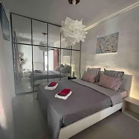 Appartement 95sqm 7min Center 2bedroom Gas Heating Marble Wc 2 Smarttv *